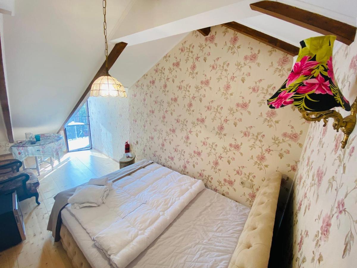 Tatin - Hotel & Cafe In Мцхета Екстер'єр фото